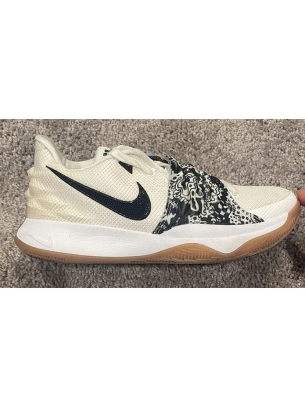 Kyrie IV 4 Low White Black Gum Bottom Irving Men's Shoes Sz 8 AO8979 100 Shoe
